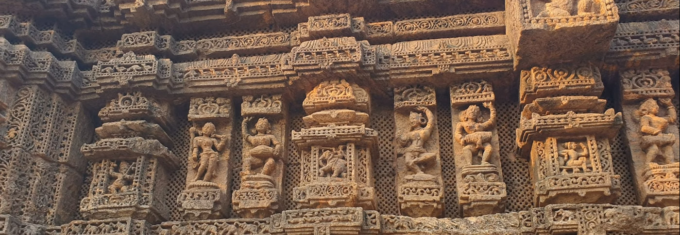 Women figure carving at Konark Sun Temple