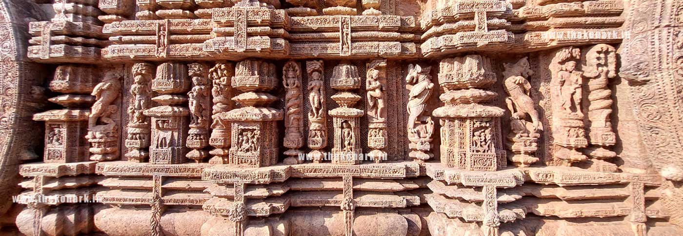 Simha Vidalas on Konark Temple Wall